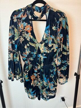 Navy Floral Velvet Choker Neck Long Sleeve Romper Size L